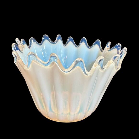 Fostoria Heirloom Opalescent Glass Mid-Century Modern Handkerchief Bowl - Picture 5 of 9